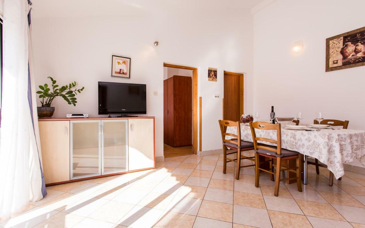 Apartments Luka Baška Buitenkant foto